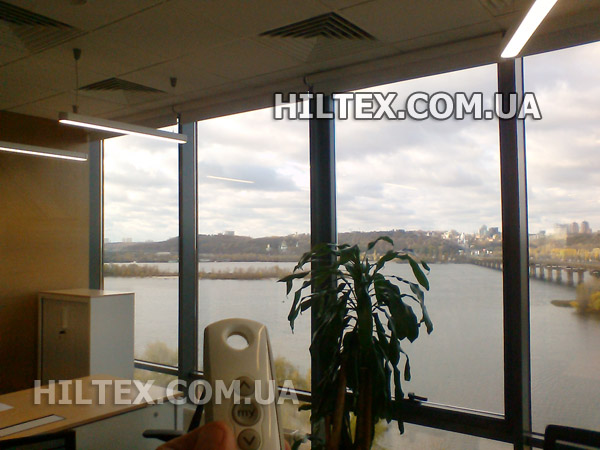 Автоматические рулонные шторы в SILVER BREEZ